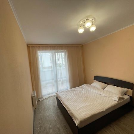 Apartment Voskresenska 18 , Парковые Озера Киев Экстерьер фото