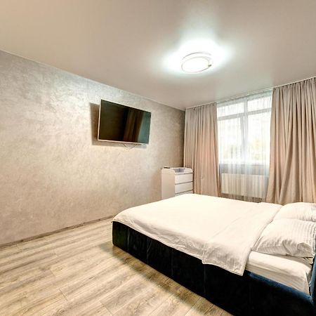 Apartment Voskresenska 18 , Парковые Озера Киев Экстерьер фото