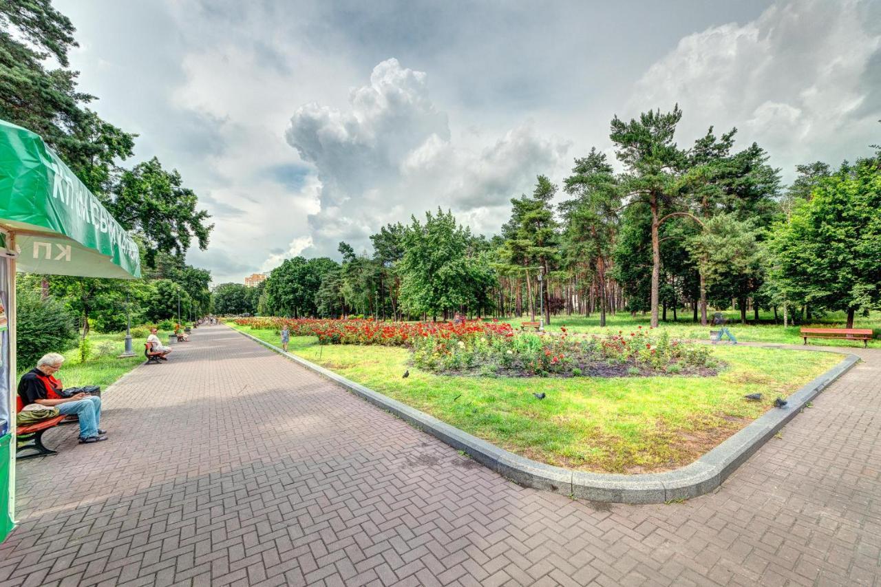 Apartment Voskresenska 18 , Парковые Озера Киев Экстерьер фото