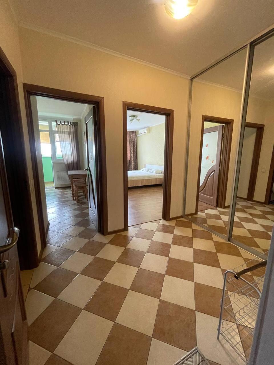 Apartment Voskresenska 18 , Парковые Озера Киев Экстерьер фото